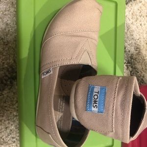 Toms slip on shoes
